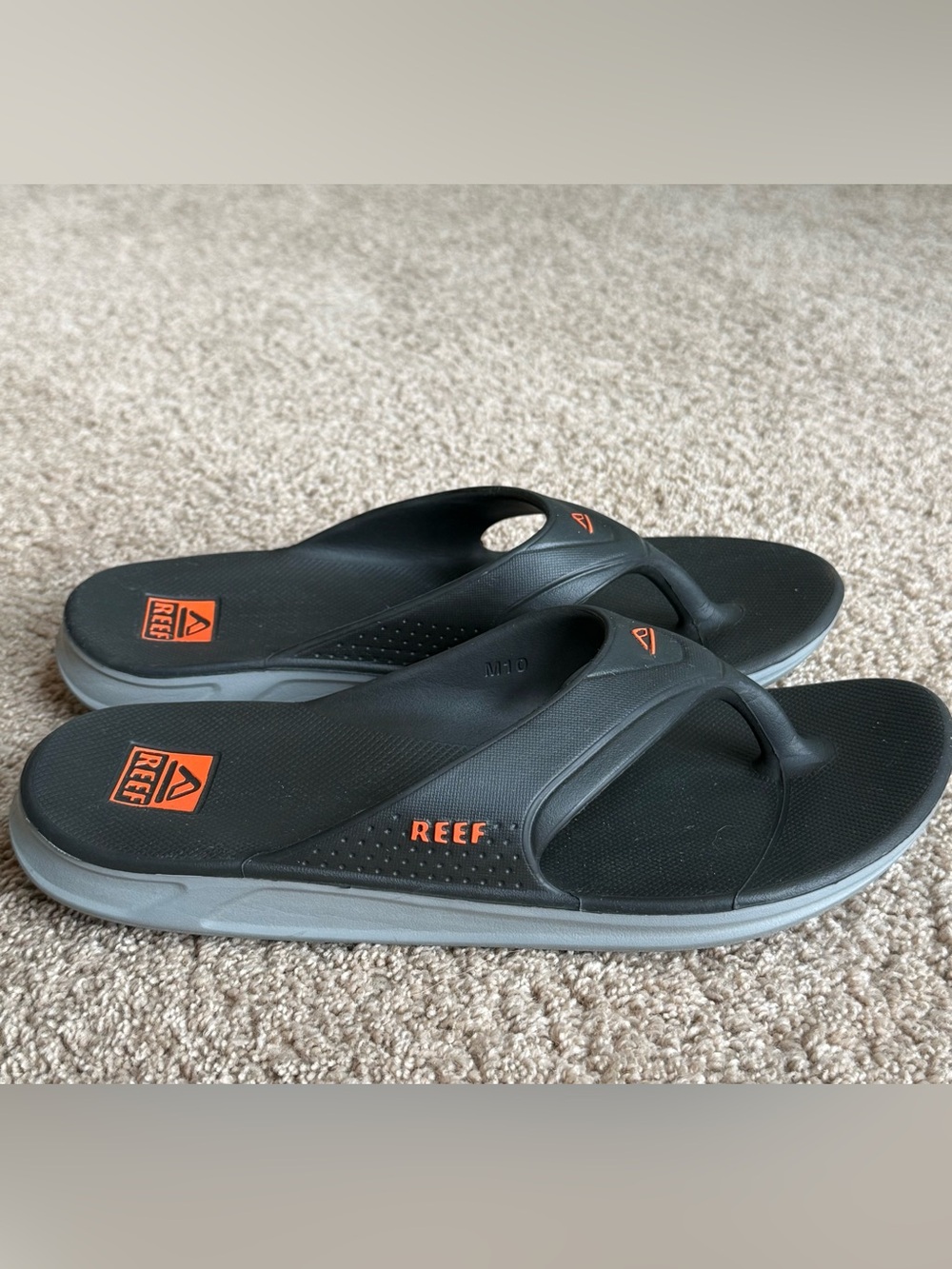 Reef Cushion Bounce Phantom Black Flip-Flop Sandals - Like New
